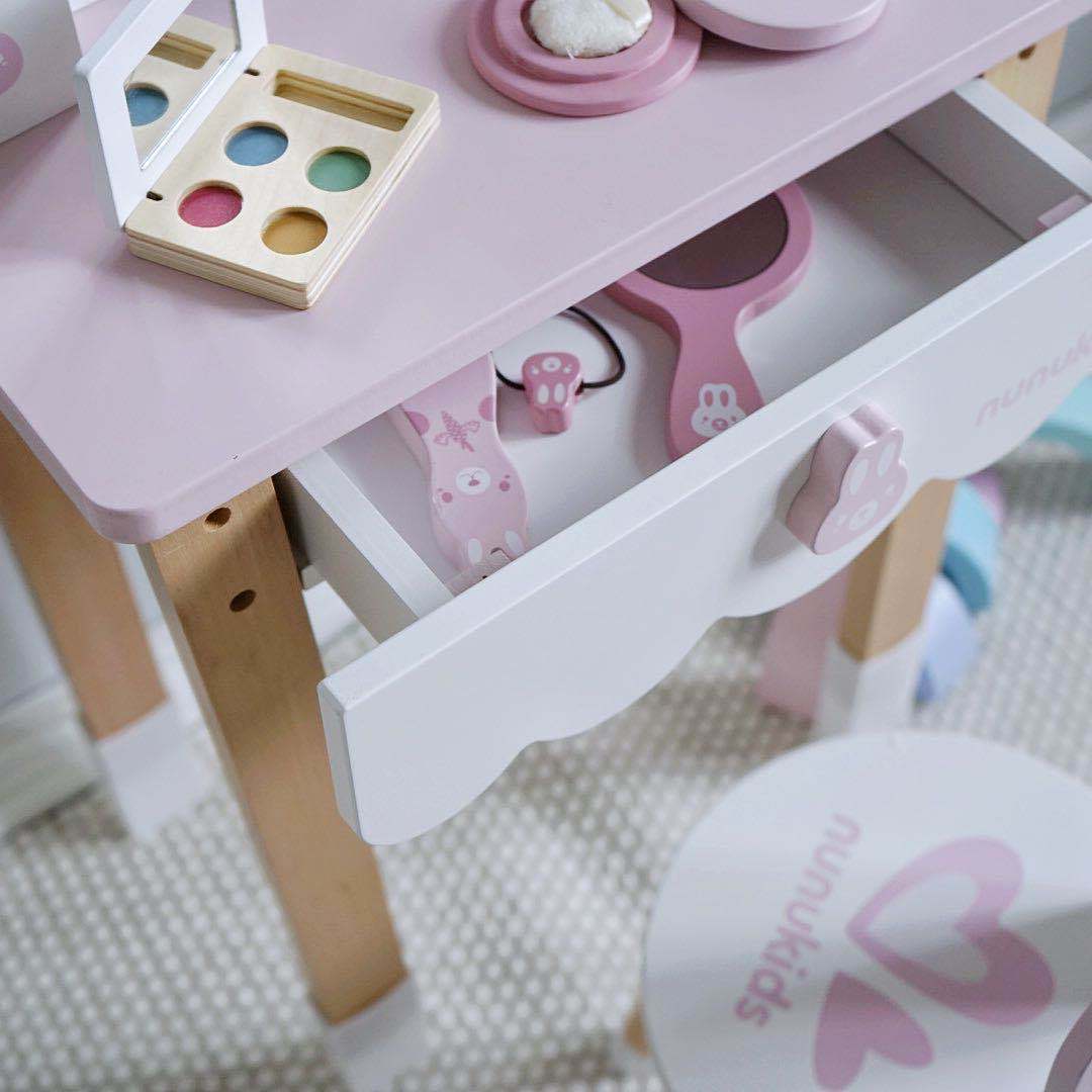 Makeup desk and chair
