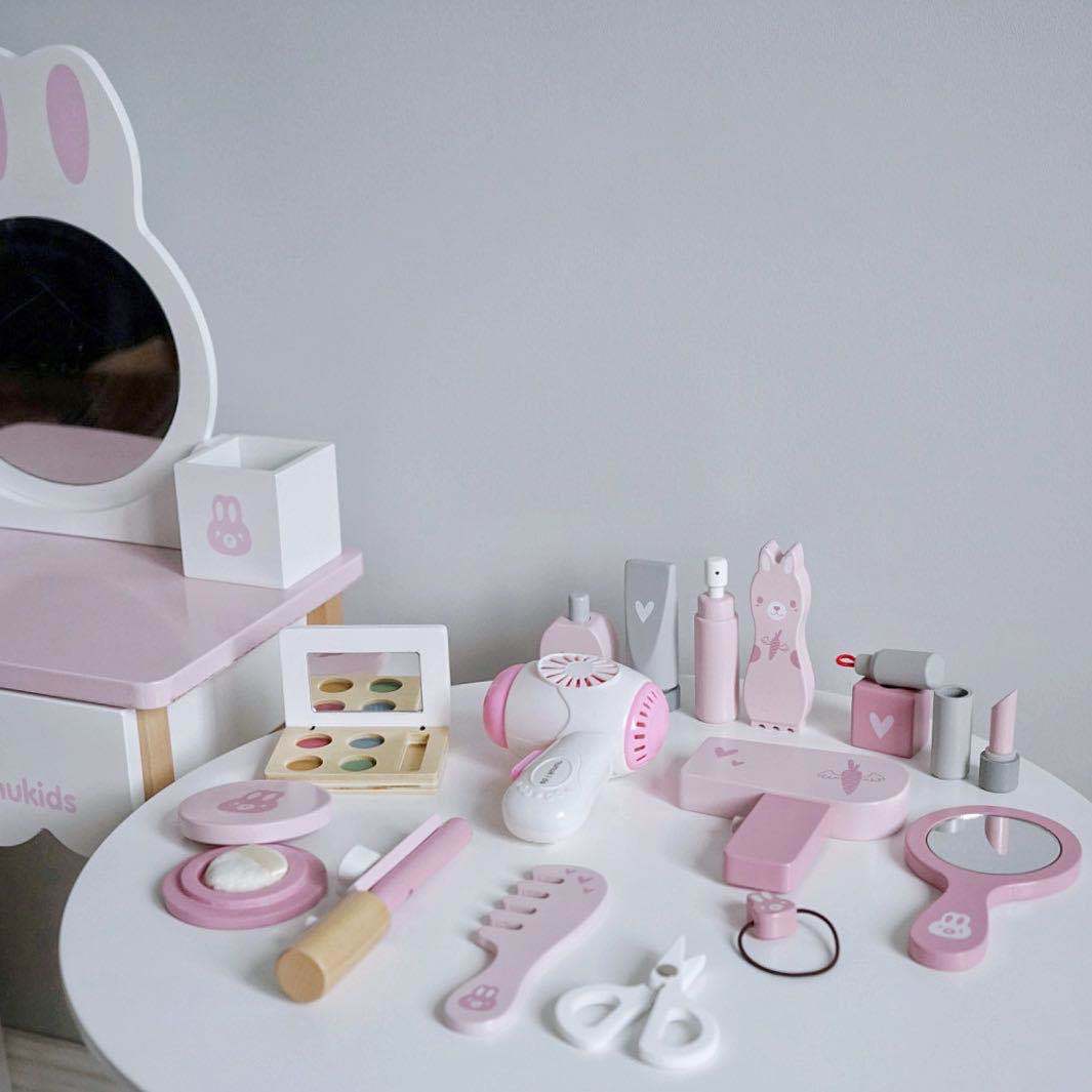 Makeup desk and chair