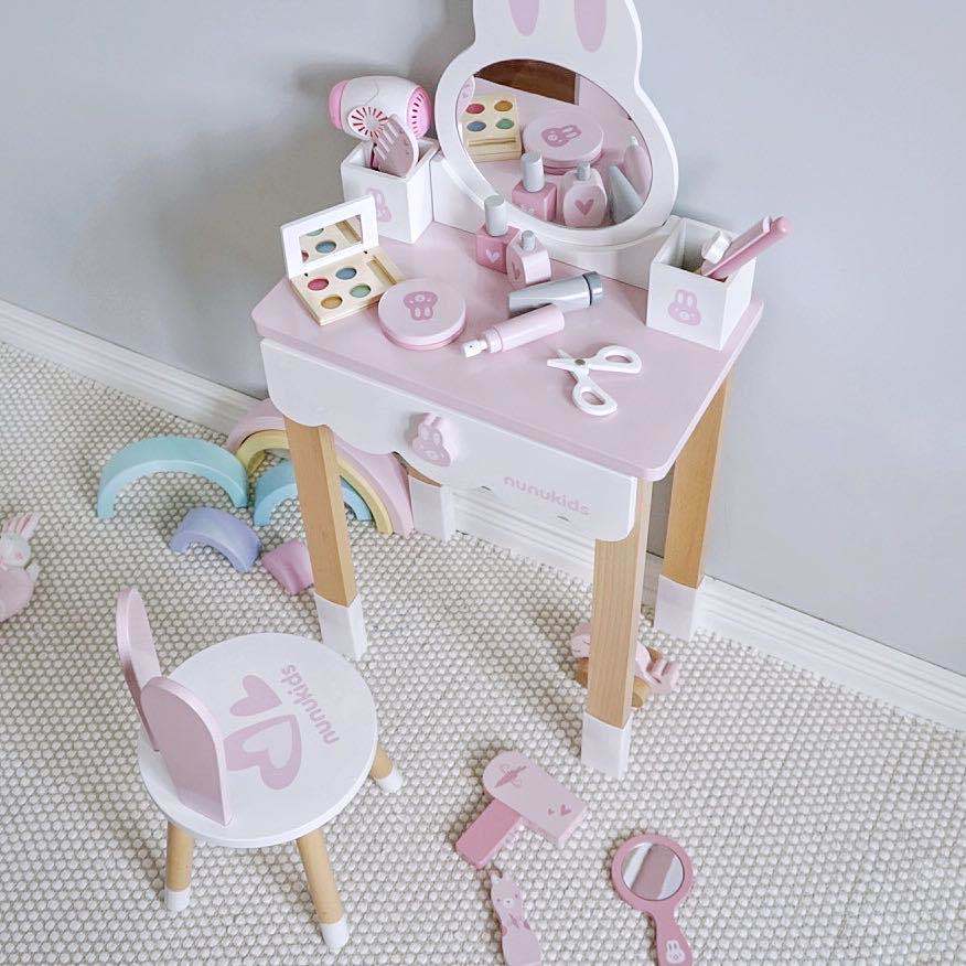 Makeup desk and chair