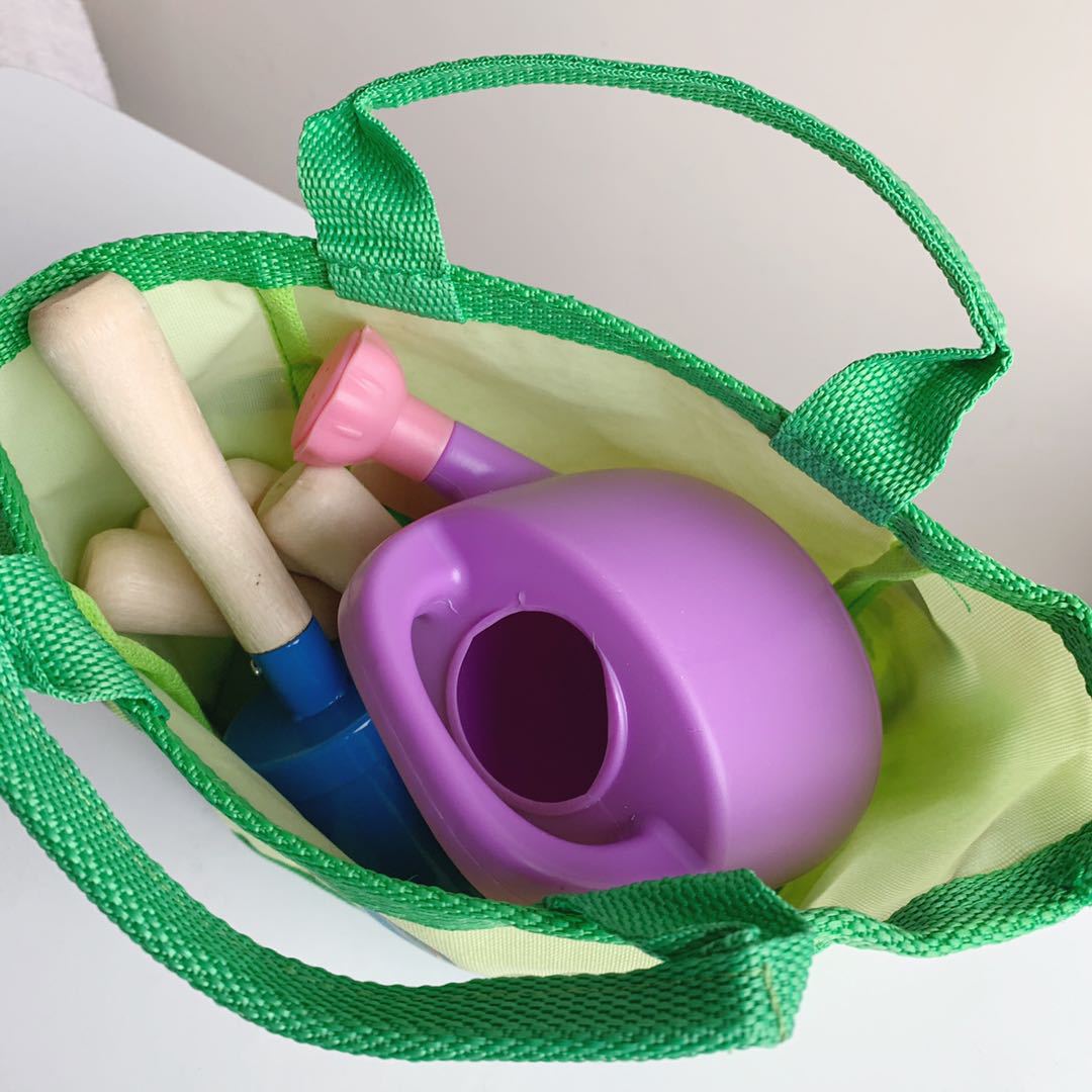 sand digging toy