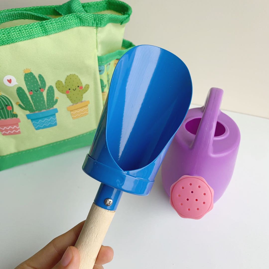 sand digging toy