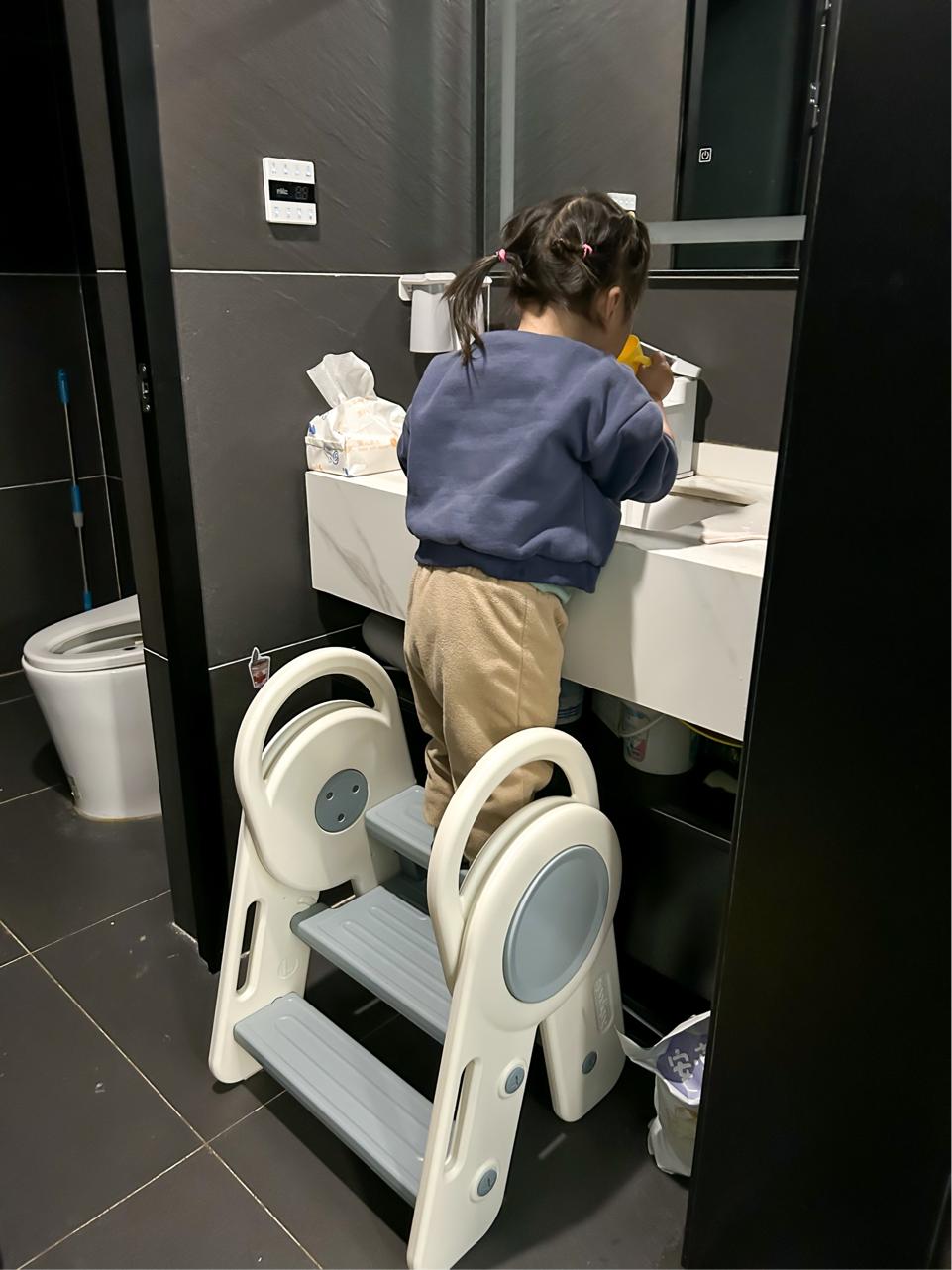 Kids Foldable 2 or 3 Steps Stool Ladder for Toilet Potty Training