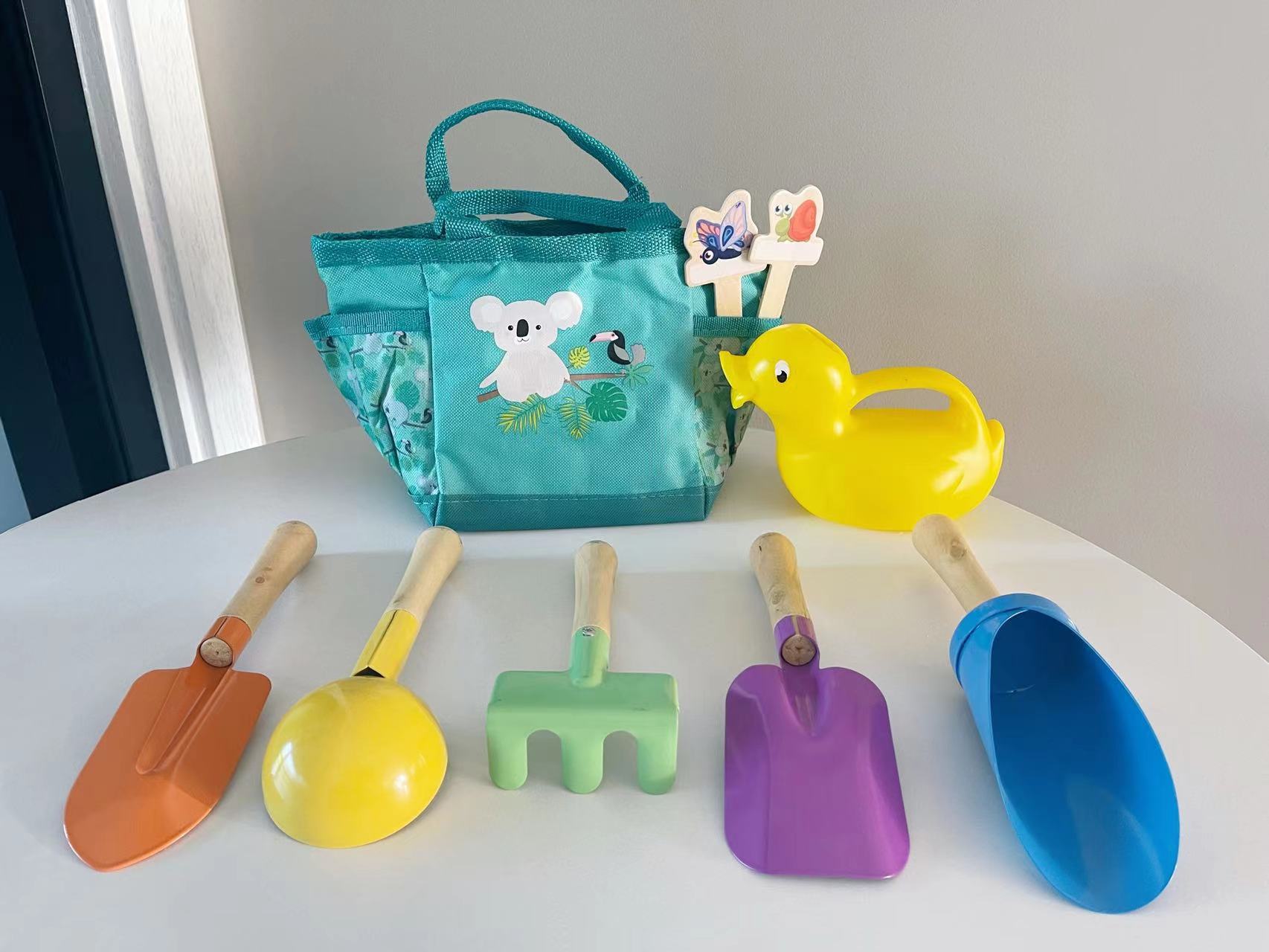 sand digging toy