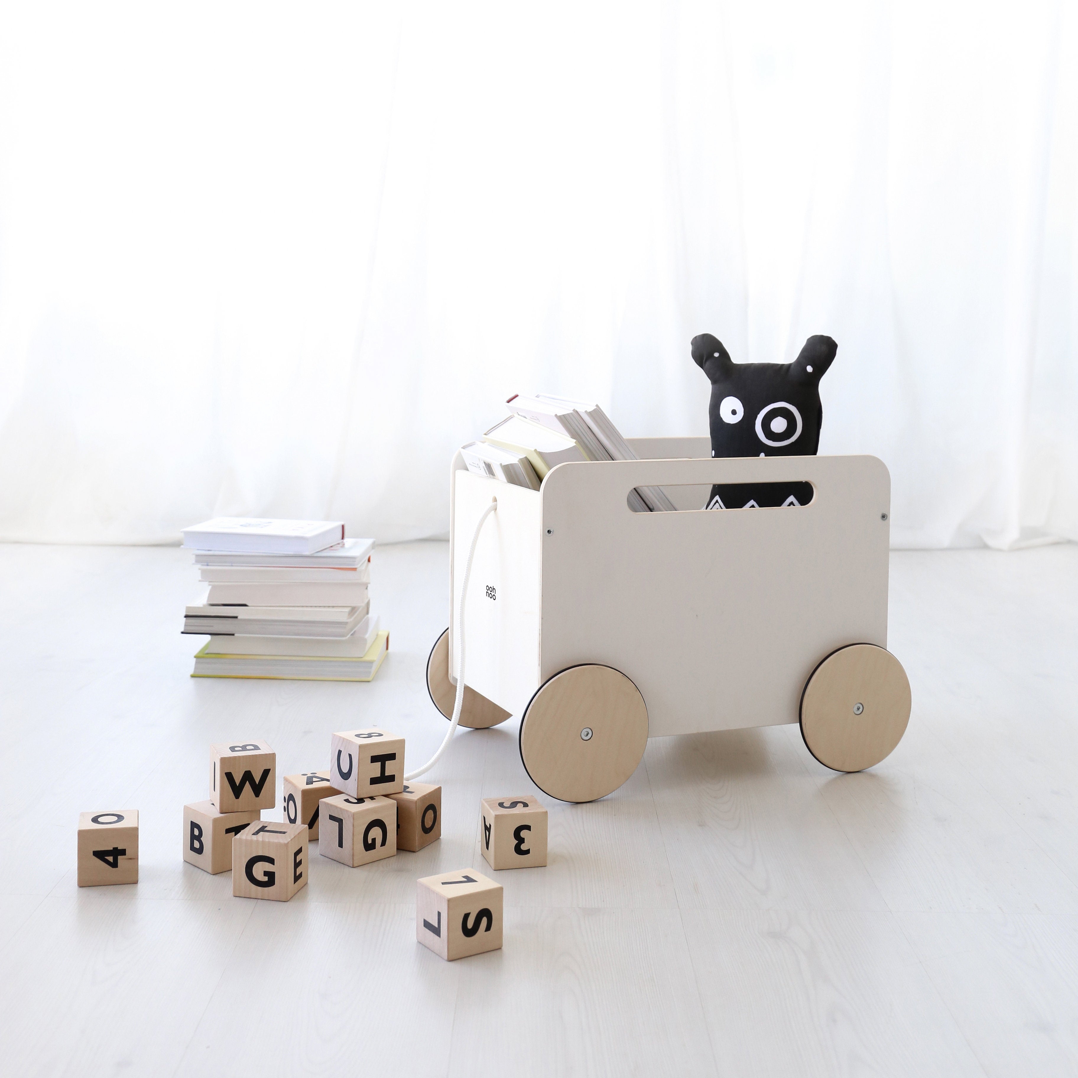 Toy Chest on wheels White