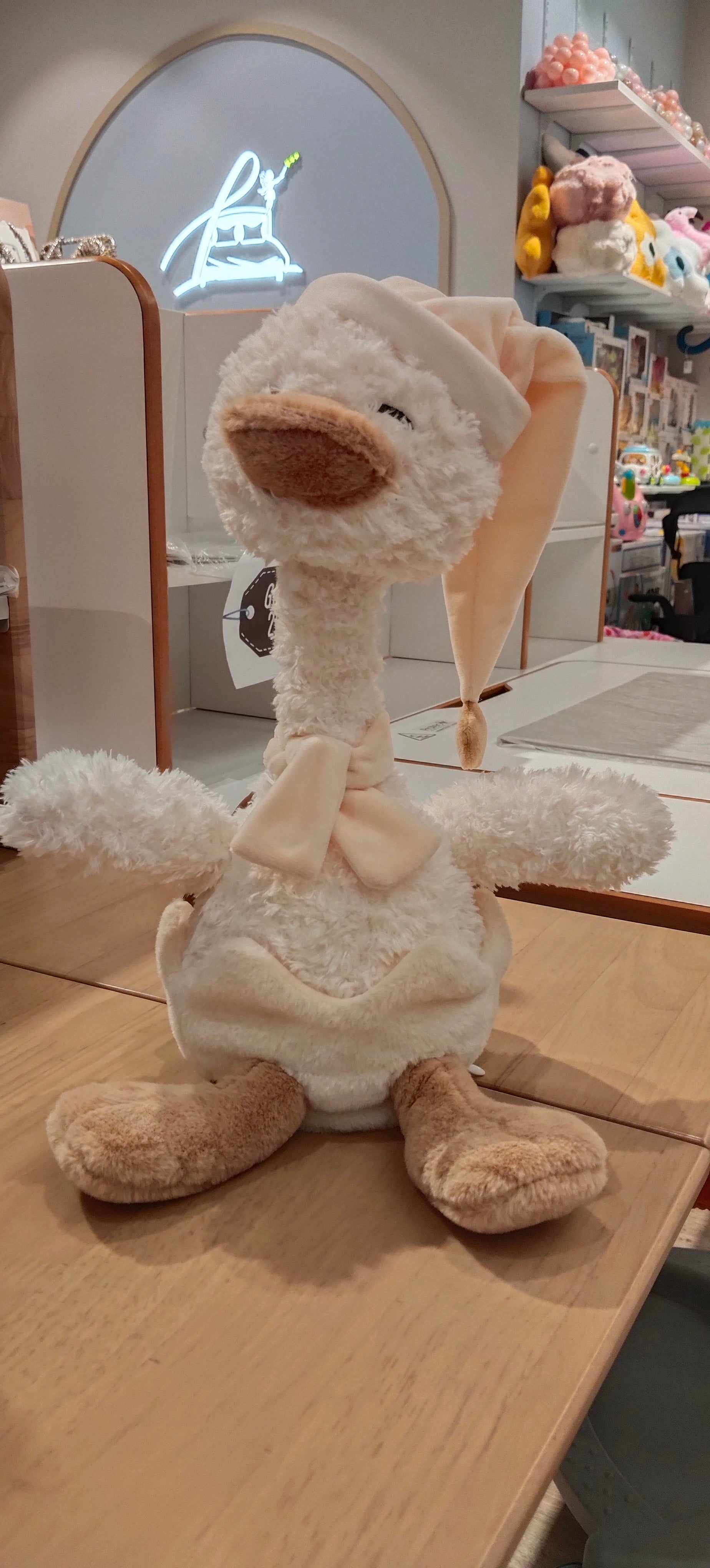 Repeat Egg Shell Duck