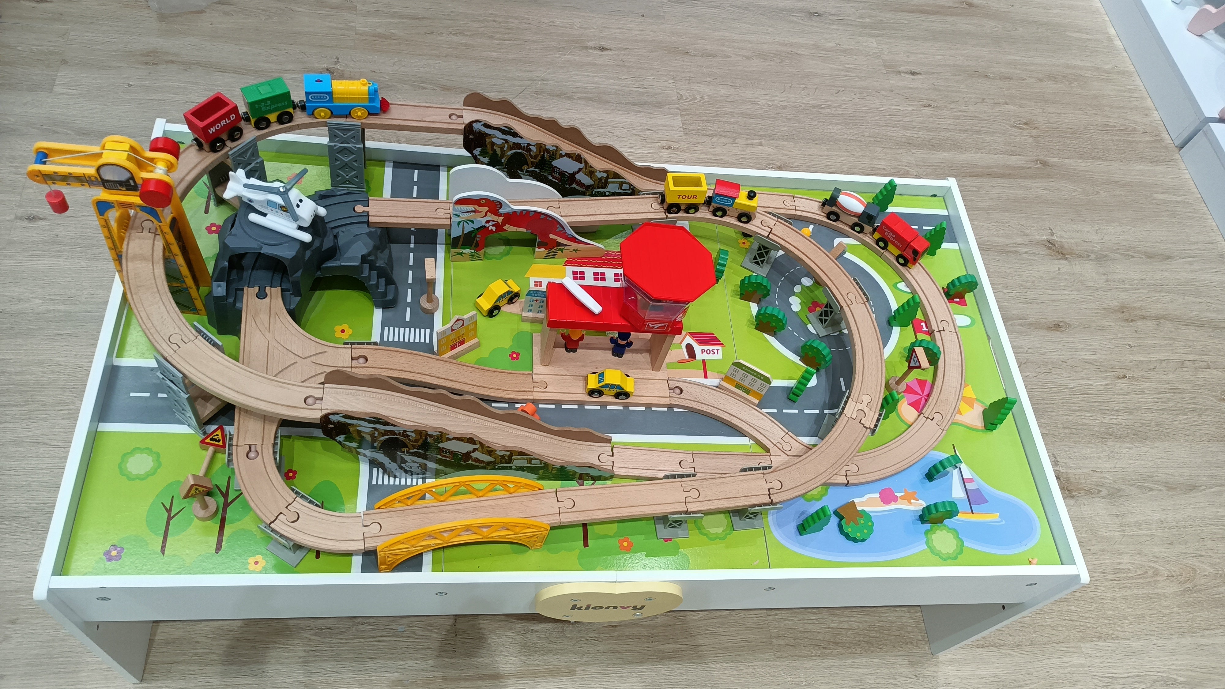 Wooden Table+Dinosaur Track