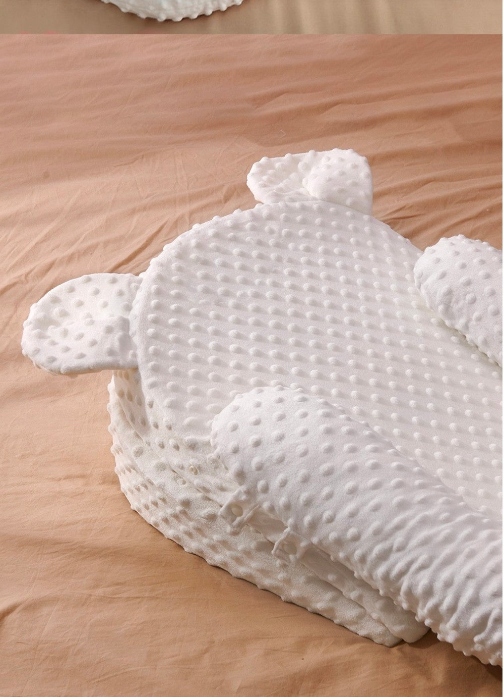 Baby Nest+Feeding
