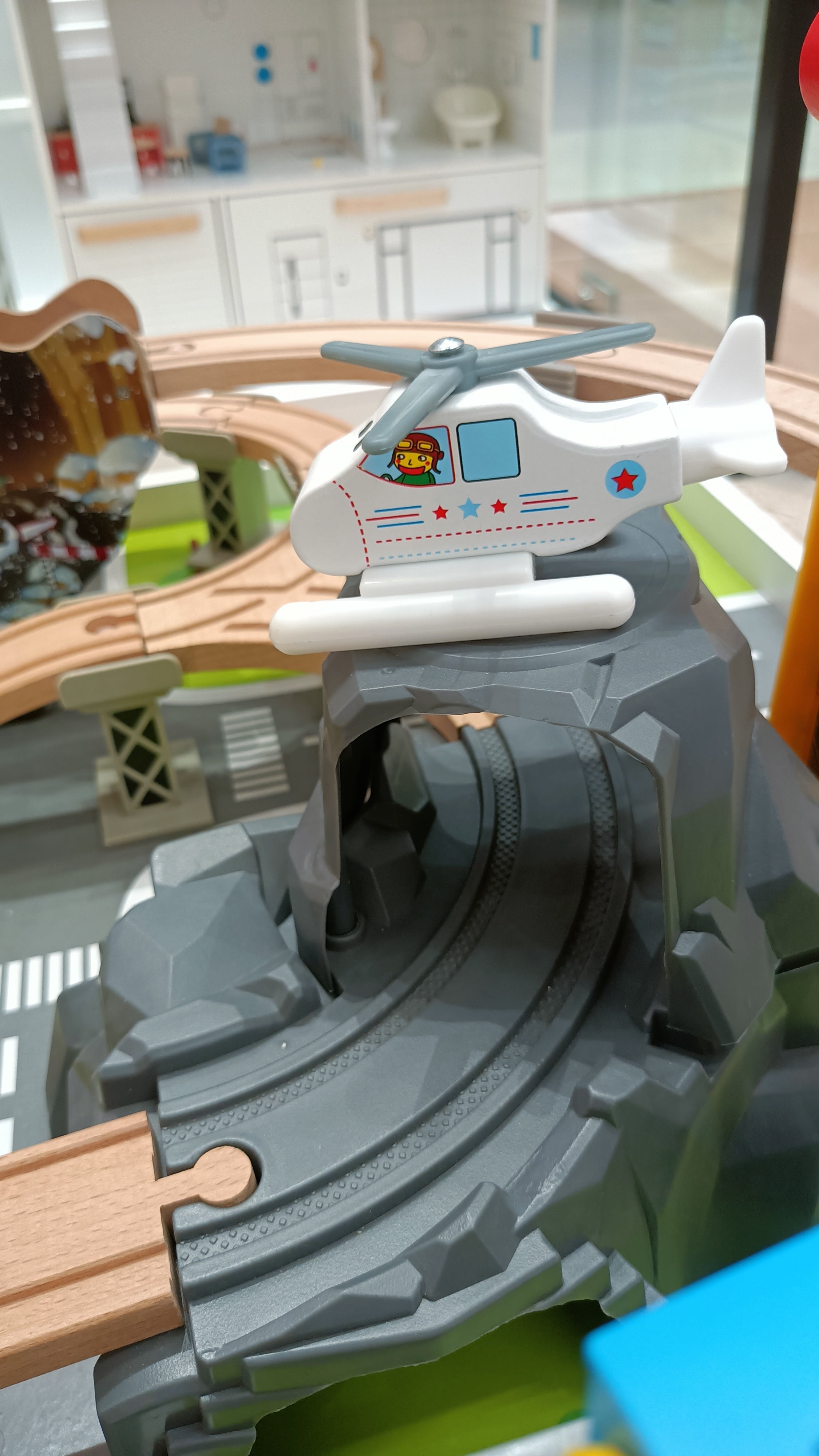 Wooden Table+Dinosaur Track